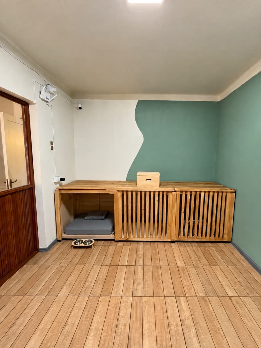 Instalaciones del hotel para perros en Paslan